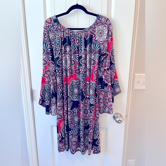 Paisley Grace Medallion Butterfly Sleeve Dress Size XXL - Picture 2 of 9